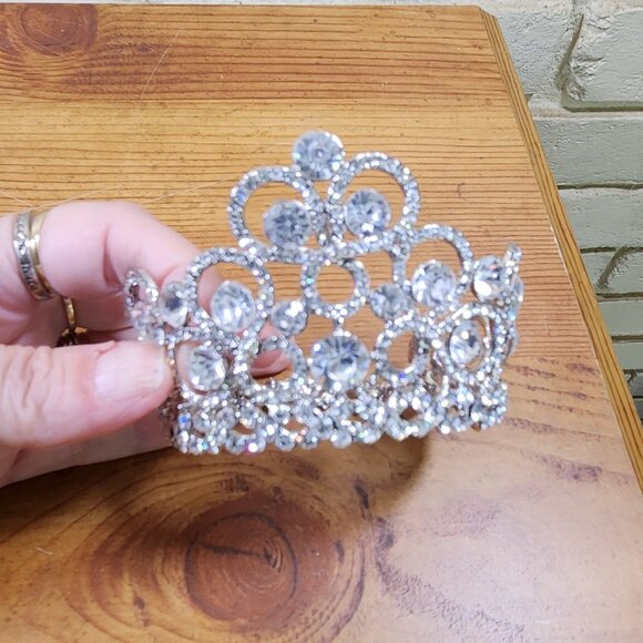 New Womens/Girls Small Rhinestoned Princess Crown - Picture 2 of 6